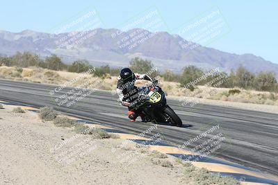 media/Dec-04-2025-Racers Edge (Thu) [[5ebc9f124d]]/3-B Group/3-Session 2 (Turn 7 Inside)/